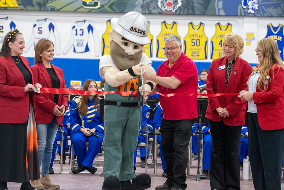 Community “Bands Together” to Fight Hunger at Helping Hands Kickoff Event