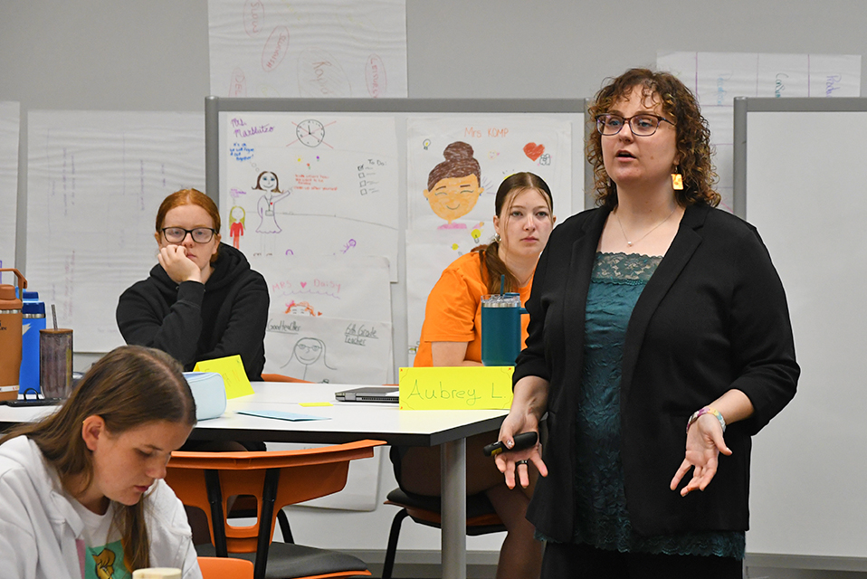 Brooke Boznango '16 speaks to current Findlay education students during the Visiting Educator Series for the College of Education.